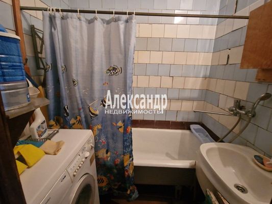 Продам трехкомнатную (3-комн.) квартиру, Королёва пр-кт, 24к1, Санкт-Петербург г