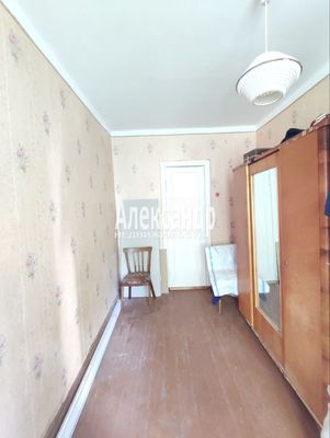 Продам двухкомнатную (2-комн.) квартиру, Романтиков ул, 1, Кириши г