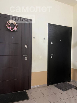 Продам трехкомнатную (3-комн.) квартиру, Лесная ул, 17, Михнево д
