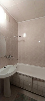 Продам двухкомнатную (2-комн.) квартиру, Руставели ул, 25А, Челябинск г