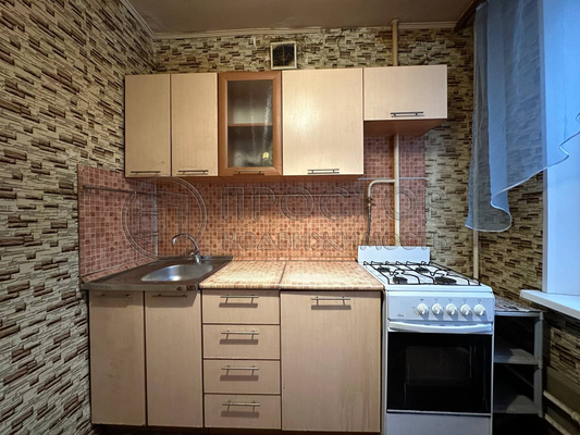 Продам двухкомнатную (2-комн.) квартиру, Харьковская ул, 8к1, Москва г