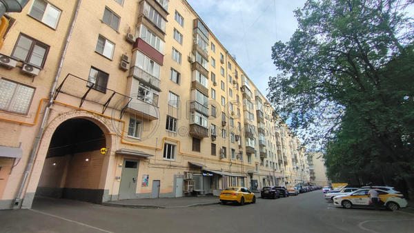 Продам трехкомнатную (3-комн.) квартиру, Ленинский пр-кт, 90, Москва г