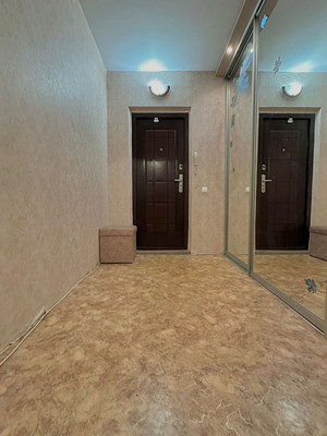 Продам трехкомнатную (3-комн.) квартиру, Батецкая ул, 21к1, Великий Новгород г