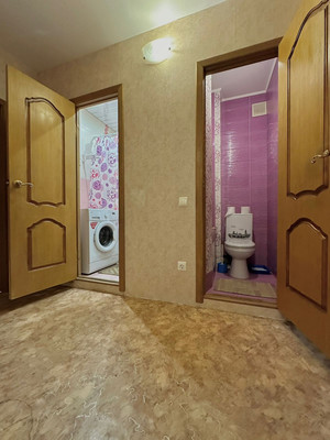 Продам трехкомнатную (3-комн.) квартиру, Батецкая ул, 21к1, Великий Новгород г