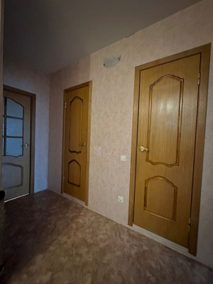 Продам трехкомнатную (3-комн.) квартиру, Батецкая ул, 21к1, Великий Новгород г