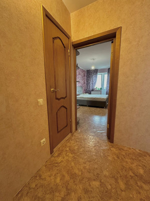 Продам трехкомнатную (3-комн.) квартиру, Батецкая ул, 21к1, Великий Новгород г