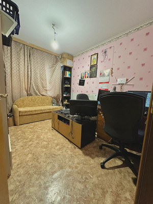 Продам трехкомнатную (3-комн.) квартиру, Батецкая ул, 21к1, Великий Новгород г