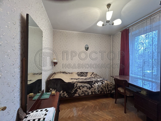 Продам трехкомнатную (3-комн.) квартиру, Днепропетровская ул, 35к2, Москва г