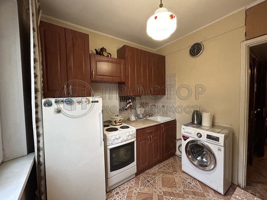 Продам трехкомнатную (3-комн.) квартиру, Днепропетровская ул, 35к2, Москва г