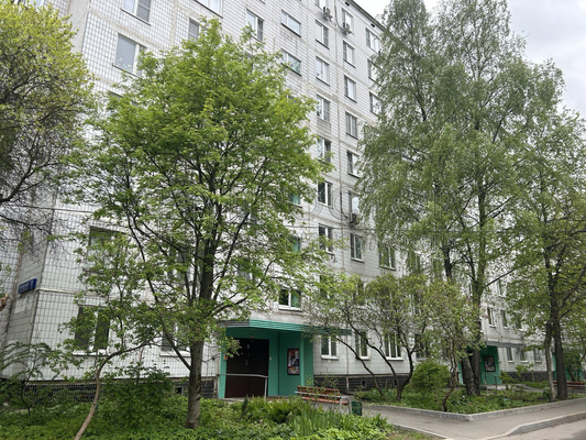 Продам трехкомнатную (3-комн.) квартиру, Днепропетровская ул, 35к2, Москва г