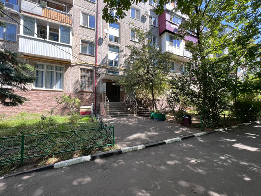 Продам трехкомнатную (3-комн.) квартиру, им. Атарбекова ул, 40, Краснодар г