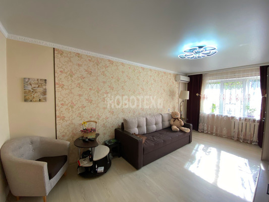 Продам трехкомнатную (3-комн.) квартиру, Ленина ул, 201, Крымск г
