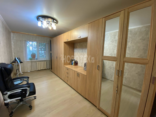 Продам трехкомнатную (3-комн.) квартиру, Ленина ул, 201, Крымск г