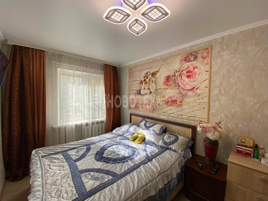 Продам трехкомнатную (3-комн.) квартиру, Ленина ул, 201, Крымск г