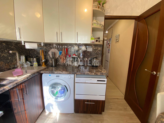 Продам трехкомнатную (3-комн.) квартиру, Ленина ул, 201, Крымск г