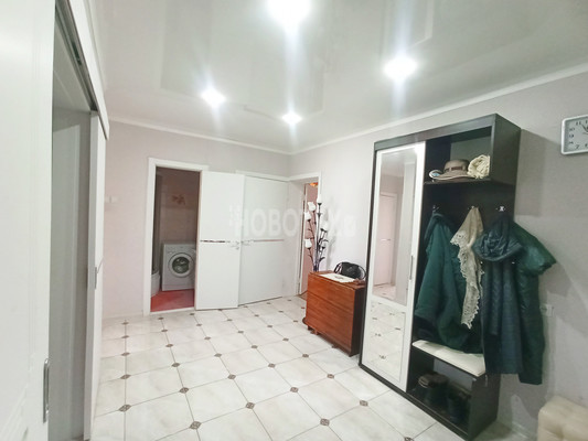 Продам трехкомнатную (3-комн.) квартиру, Карла Либкнехта ул, 19а, Крымск г