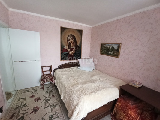 Продам трехкомнатную (3-комн.) квартиру, Карла Либкнехта ул, 19а, Крымск г