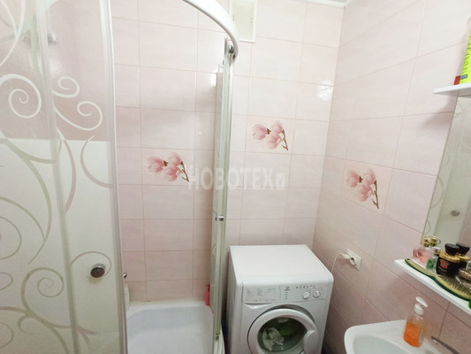 Продам трехкомнатную (3-комн.) квартиру, Карла Либкнехта ул, 19а, Крымск г