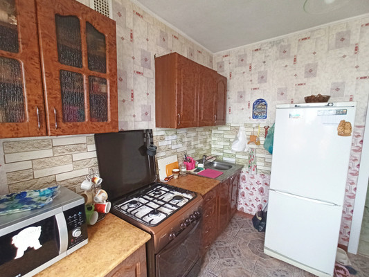 Продам трехкомнатную (3-комн.) квартиру, Карла Либкнехта ул, 19а, Крымск г