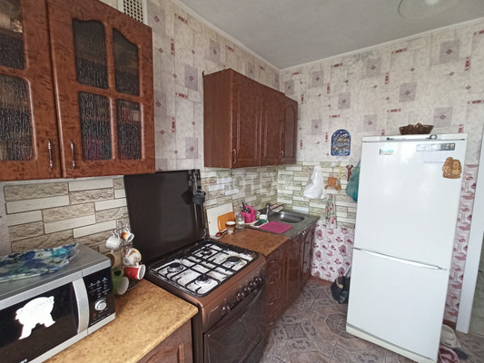 Продам трехкомнатную (3-комн.) квартиру, Карла Либкнехта ул, 19а, Крымск г