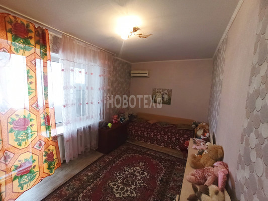 Продам трехкомнатную (3-комн.) квартиру, Карла Либкнехта ул, 19а, Крымск г