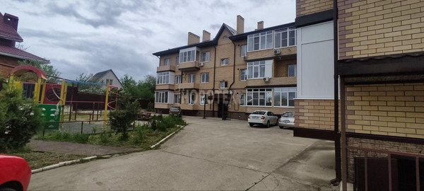 Продам двухкомнатную (2-комн.) квартиру, Тельмана ул, 56, Горячий Ключ г