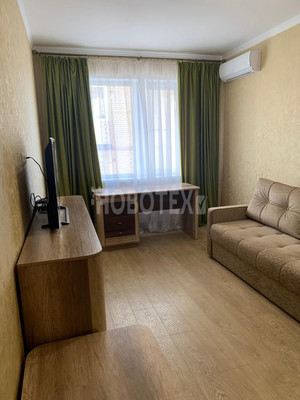 Продам двухкомнатную (2-комн.) квартиру, Тельмана ул, 56, Горячий Ключ г