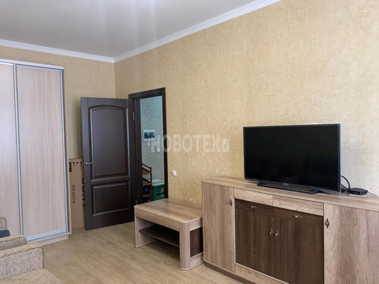 Продам двухкомнатную (2-комн.) квартиру, Тельмана ул, 56, Горячий Ключ г