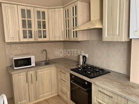 Продам двухкомнатную (2-комн.) квартиру, Тельмана ул, 56, Горячий Ключ г