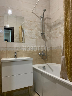 Продам двухкомнатную (2-комн.) квартиру, Тельмана ул, 56, Горячий Ключ г