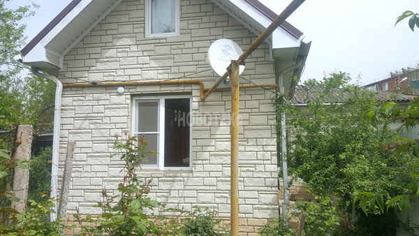 Продам трехкомнатную (3-комн.) квартиру, Горная ул, 14, Крымск г