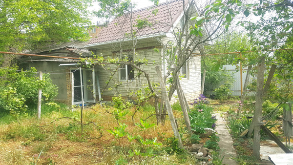Продам трехкомнатную (3-комн.) квартиру, Горная ул, 14, Крымск г