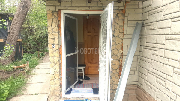 Продам трехкомнатную (3-комн.) квартиру, Горная ул, 14, Крымск г