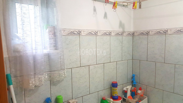 Продам трехкомнатную (3-комн.) квартиру, Горная ул, 14, Крымск г