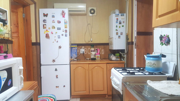 Продам трехкомнатную (3-комн.) квартиру, Горная ул, 14, Крымск г