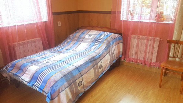 Продам трехкомнатную (3-комн.) квартиру, Горная ул, 14, Крымск г