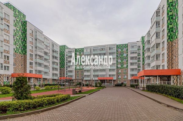 Продам двухкомнатную (2-комн.) квартиру, Голландская ул, 3к1, Янино-1 гп