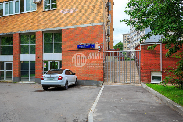 Продам многокомнатную квартиру, Ломоносовский пр-кт, 7к5, Москва г