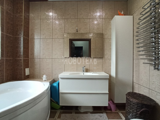 Продам дом, Ленина ул, 233, Апшеронск г, 0 км от города