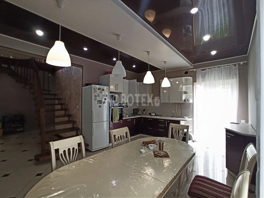 Продам дом, Ленина ул, 233, Апшеронск г, 0 км от города