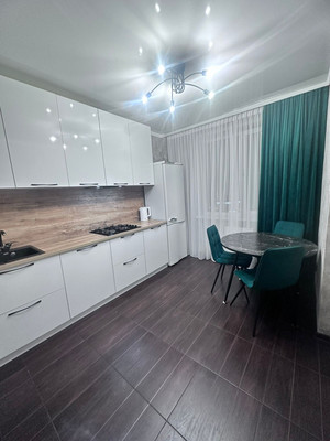 Продам двухкомнатную (2-комн.) квартиру, Индустриальная ул, 32, Волгодонск г