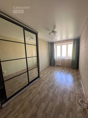 Продам двухкомнатную (2-комн.) квартиру, 34-й мкр, 13в, Октябрьский г