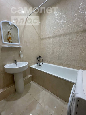 Продам двухкомнатную (2-комн.) квартиру, Героев-Разведчиков ул, 8к3, Краснодар г