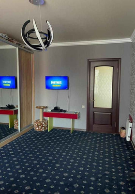 Продам трехкомнатную (3-комн.) квартиру, Баварская ул, 8, Краснодар г