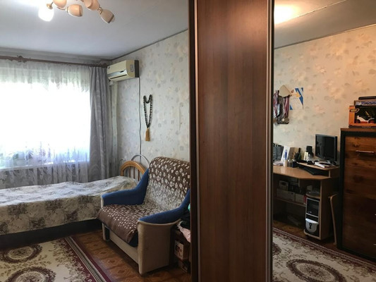 Продам трехкомнатную (3-комн.) квартиру, Ленина пр-кт, 81, Новороссийск г