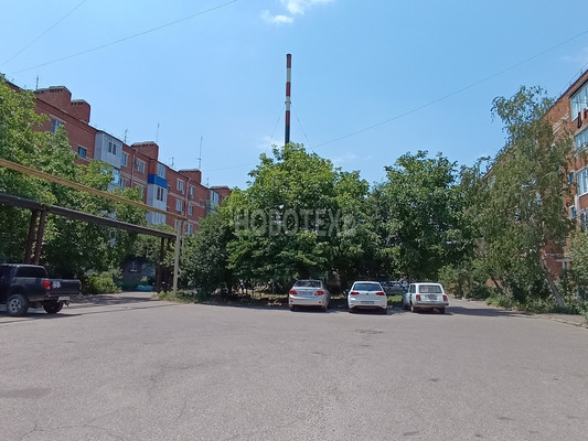 Продам двухкомнатную (2-комн.) квартиру, Комарова ул, 103, Апшеронск г