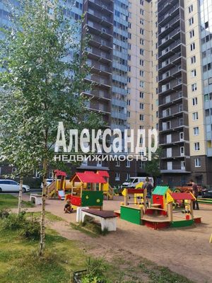 Продам однокомнатную (1-комн.) квартиру, Набережная ул, 19, Кировск г