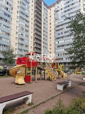 Продам однокомнатную (1-комн.) квартиру, Набережная ул, 19, Кировск г