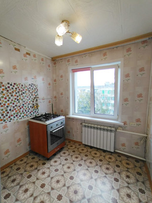 Продам двухкомнатную (2-комн.) квартиру, Садовая ул, 30, Ледово п