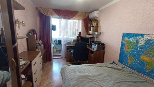 Продам трехкомнатную (3-комн.) квартиру, Курчатова пр-кт, 35, Волгодонск г